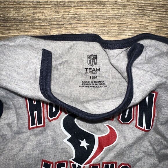 Houston Texans one piece Size 18 Months. Button bottom. NWOT. O - Picture 3 of 5